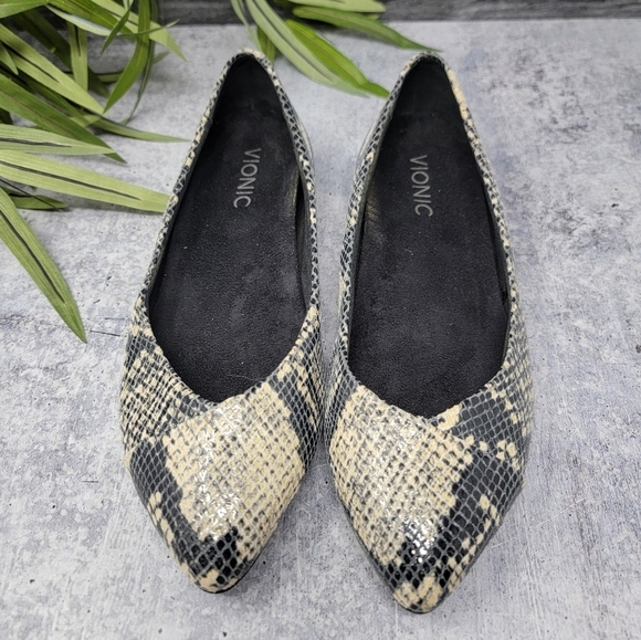 Vionic | Caballo Natural Snake Print Pointed Toe Ballet Flats Size 6 - Picture 1 of 9